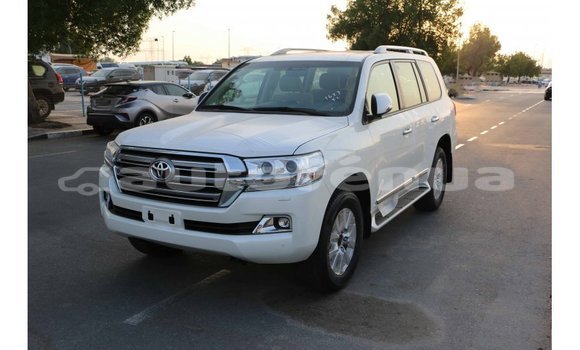 Acheter Import Voiture Toyota Land Cruiser Blanc à Import - Dubai, Marquesas Acheter Import Voiture Toyota Land Cruiser Blanc à Import - Dubai, Marquesas