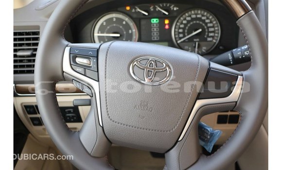 Acheter Import Voiture Toyota Land Cruiser Blanc à Import - Dubai, Marquesas Acheter Import Voiture Toyota Land Cruiser Blanc à Import - Dubai, Marquesas