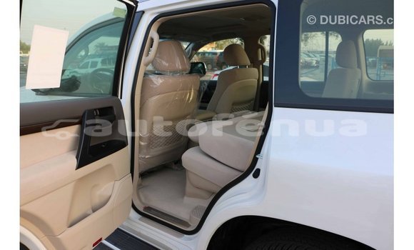 Acheter Import Voiture Toyota Land Cruiser Blanc à Import - Dubai, Marquesas Acheter Import Voiture Toyota Land Cruiser Blanc à Import - Dubai, Marquesas