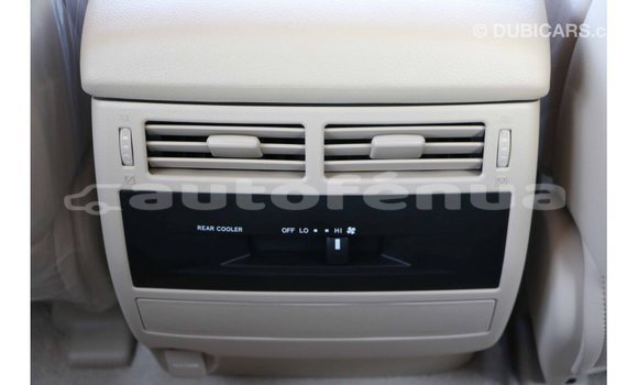 Acheter Import Voiture Toyota Land Cruiser Blanc à Import - Dubai, Marquesas Acheter Import Voiture Toyota Land Cruiser Blanc à Import - Dubai, Marquesas