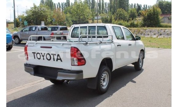 Buy Import Toyota Hilux White Car in Import - Dubai in Marquesas Buy Import Toyota Hilux White Car in Import - Dubai in Marquesas