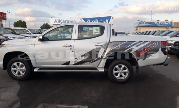 Acheter Import Voiture Mitsubishi L200 Blanc à Import - Dubai, Marquesas Acheter Import Voiture Mitsubishi L200 Blanc à Import - Dubai, Marquesas