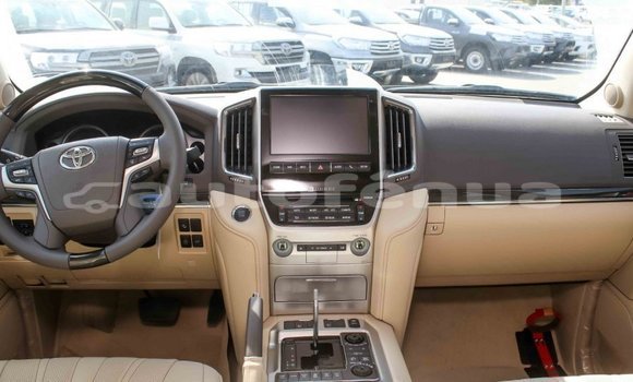 Buy Import Toyota Land Cruiser White Car in Import - Dubai in Marquesas Buy Import Toyota Land Cruiser White Car in Import - Dubai in Marquesas