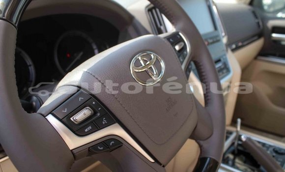 Buy Import Toyota Land Cruiser White Car in Import - Dubai in Marquesas Buy Import Toyota Land Cruiser White Car in Import - Dubai in Marquesas