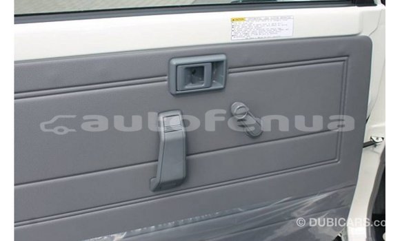Buy Import Toyota Land Cruiser White Car in Import - Dubai in Marquesas Buy Import Toyota Land Cruiser White Car in Import - Dubai in Marquesas