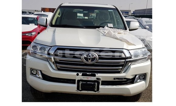 Buy Import Toyota Land Cruiser White Car in Import - Dubai in Marquesas Buy Import Toyota Land Cruiser White Car in Import - Dubai in Marquesas