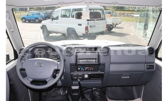 Buy Import Toyota Land Cruiser White Car in Import - Dubai in Marquesas Buy Import Toyota Land Cruiser White Car in Import - Dubai in Marquesas