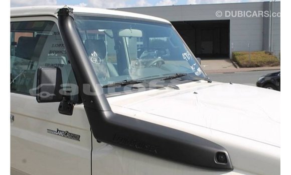 Buy Import Toyota Land Cruiser White Car in Import - Dubai in Marquesas Buy Import Toyota Land Cruiser White Car in Import - Dubai in Marquesas