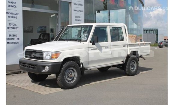 Buy Import Toyota Land Cruiser White Car in Import - Dubai in Marquesas Buy Import Toyota Land Cruiser White Car in Import - Dubai in Marquesas