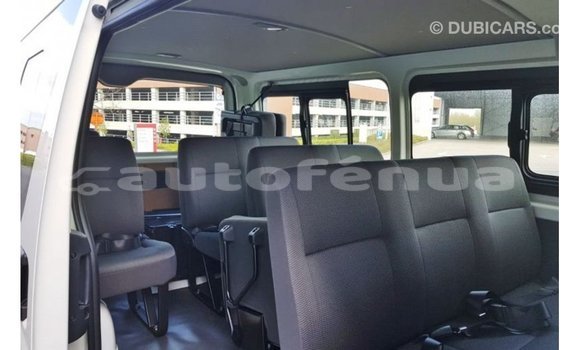 Acheter Import Voiture Toyota Hiace Blanc à Import - Dubai, Marquesas Acheter Import Voiture Toyota Hiace Blanc à Import - Dubai, Marquesas