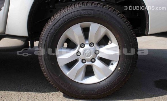 Acheter Import Voiture Toyota Hilux Blanc à Import - Dubai, Marquesas Acheter Import Voiture Toyota Hilux Blanc à Import - Dubai, Marquesas