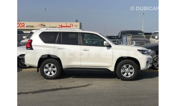 Acheter Import Voiture Toyota Prado Blanc à Import - Dubai, Marquesas Acheter Import Voiture Toyota Prado Blanc à Import - Dubai, Marquesas