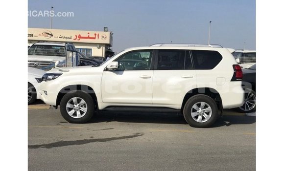 Acheter Import Voiture Toyota Prado Blanc à Import - Dubai, Marquesas Acheter Import Voiture Toyota Prado Blanc à Import - Dubai, Marquesas