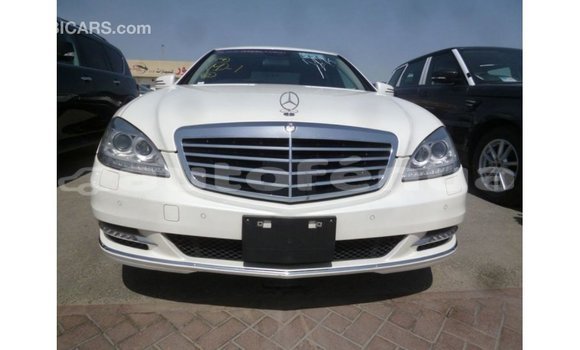 Buy Import Mercedes-Benz 190 White Car in Import - Dubai in Marquesas Buy Import Mercedes-Benz 190 White Car in Import - Dubai in Marquesas
