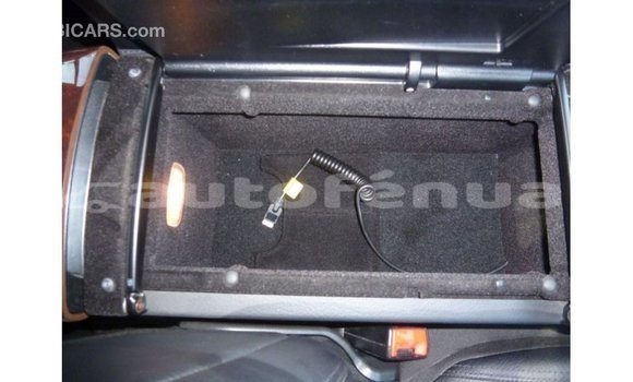 Buy Import Mercedes-Benz 190 White Car in Import - Dubai in Marquesas Buy Import Mercedes-Benz 190 White Car in Import - Dubai in Marquesas