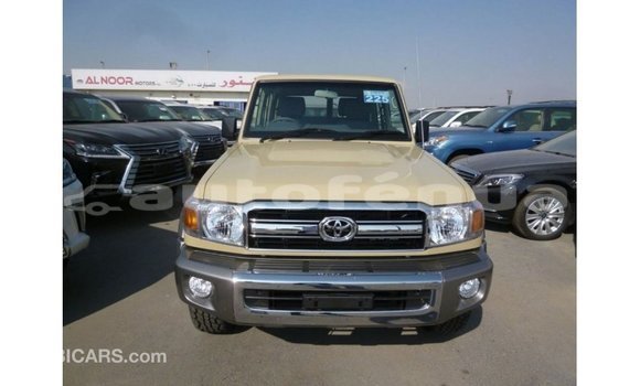 Acheter Import Voiture Toyota Land Cruiser Beige à Import - Dubai, Marquesas Acheter Import Voiture Toyota Land Cruiser Beige à Import - Dubai, Marquesas
