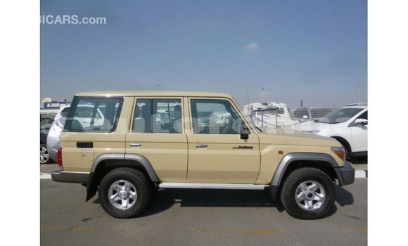 Acheter Import Voiture Toyota Land Cruiser Beige à Import - Dubai, Marquesas Acheter Import Voiture Toyota Land Cruiser Beige à Import - Dubai, Marquesas