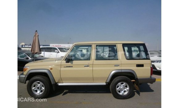 Acheter Import Voiture Toyota Land Cruiser Beige à Import - Dubai, Marquesas Acheter Import Voiture Toyota Land Cruiser Beige à Import - Dubai, Marquesas
