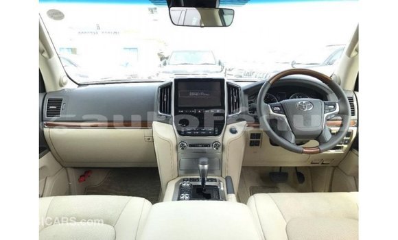 Buy Import Toyota Land Cruiser White Car in Import - Dubai in Marquesas Buy Import Toyota Land Cruiser White Car in Import - Dubai in Marquesas