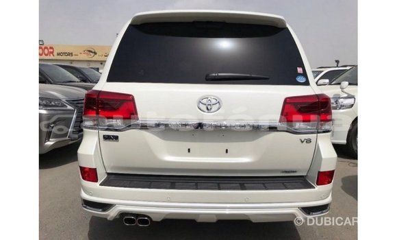 Buy Import Toyota Land Cruiser White Car in Import - Dubai in Marquesas Buy Import Toyota Land Cruiser White Car in Import - Dubai in Marquesas