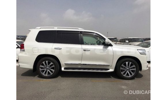 Buy Import Toyota Land Cruiser White Car in Import - Dubai in Marquesas Buy Import Toyota Land Cruiser White Car in Import - Dubai in Marquesas