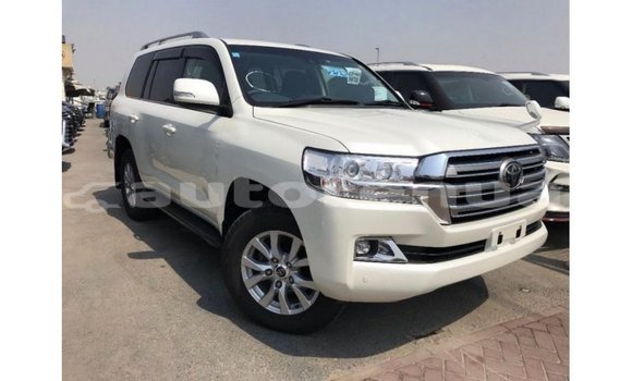 Buy Import Toyota Land Cruiser White Car in Import - Dubai in Marquesas Buy Import Toyota Land Cruiser White Car in Import - Dubai in Marquesas