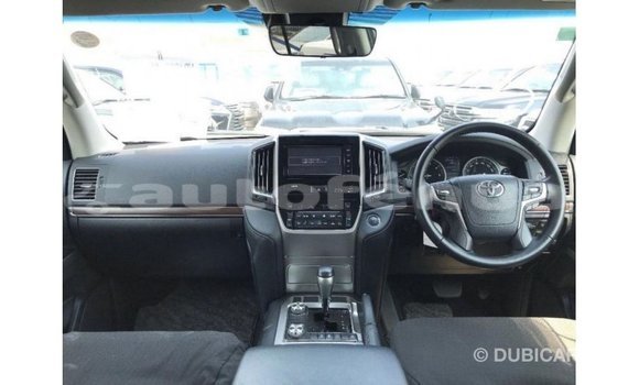 Buy Import Toyota Land Cruiser White Car in Import - Dubai in Marquesas Buy Import Toyota Land Cruiser White Car in Import - Dubai in Marquesas