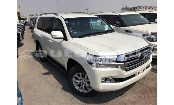 Buy Import Toyota Land Cruiser White Car in Import - Dubai in Marquesas Buy Import Toyota Land Cruiser White Car in Import - Dubai in Marquesas