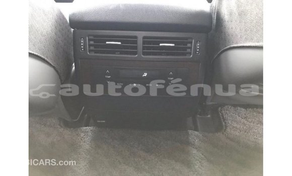 Buy Import Toyota Land Cruiser White Car in Import - Dubai in Marquesas Buy Import Toyota Land Cruiser White Car in Import - Dubai in Marquesas