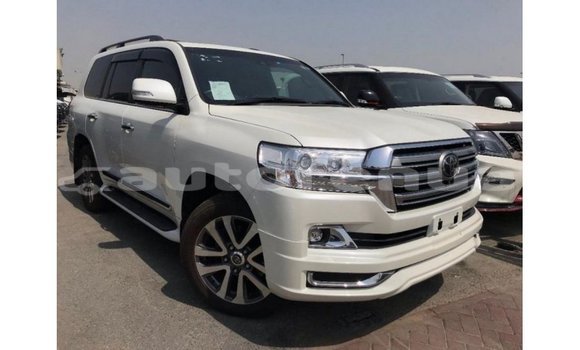 Buy Import Toyota Land Cruiser White Car in Import - Dubai in Marquesas Buy Import Toyota Land Cruiser White Car in Import - Dubai in Marquesas