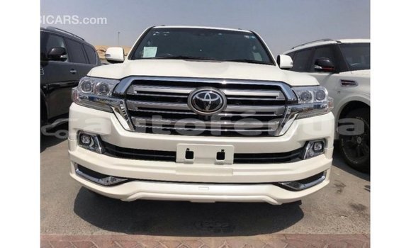 Buy Import Toyota Land Cruiser White Car in Import - Dubai in Marquesas Buy Import Toyota Land Cruiser White Car in Import - Dubai in Marquesas