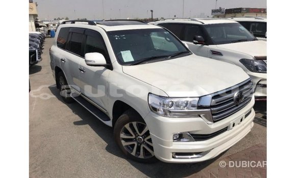 Buy Import Toyota Land Cruiser White Car in Import - Dubai in Marquesas Buy Import Toyota Land Cruiser White Car in Import - Dubai in Marquesas