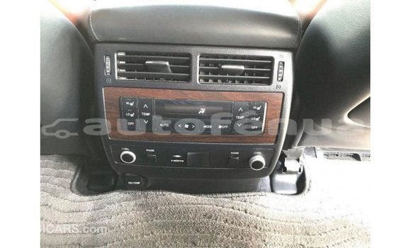 Buy Import Toyota Land Cruiser White Car in Import - Dubai in Marquesas Buy Import Toyota Land Cruiser White Car in Import - Dubai in Marquesas
