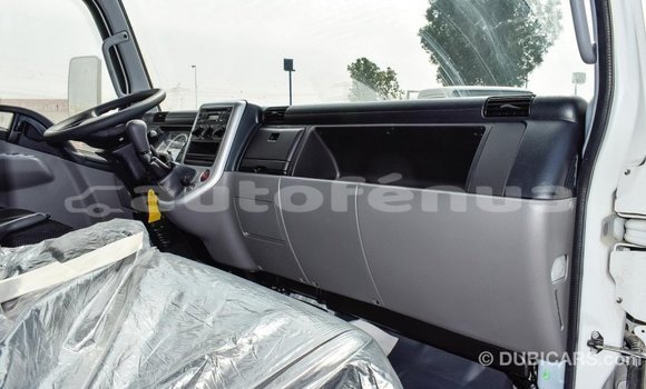 Acheter Import Voiture Mitsubishi Carisma Blanc à Import - Dubai, Marquesas Acheter Import Voiture Mitsubishi Carisma Blanc à Import - Dubai, Marquesas