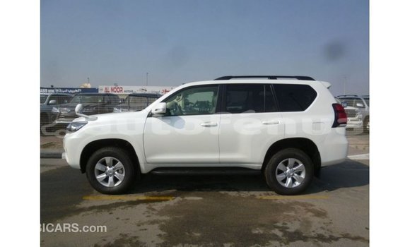 Acheter Import Voiture Toyota Prado Blanc à Import - Dubai, Marquesas Acheter Import Voiture Toyota Prado Blanc à Import - Dubai, Marquesas
