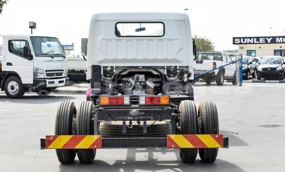 Acheter Import Voiture Mitsubishi Carisma Blanc à Import - Dubai, Marquesas Acheter Import Voiture Mitsubishi Carisma Blanc à Import - Dubai, Marquesas