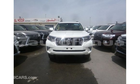 Acheter Import Voiture Toyota Prado Blanc à Import - Dubai, Marquesas Acheter Import Voiture Toyota Prado Blanc à Import - Dubai, Marquesas