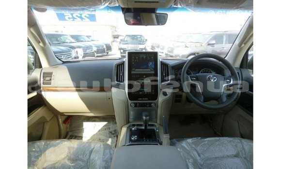 Buy Import Toyota Land Cruiser White Car in Import - Dubai in Marquesas Buy Import Toyota Land Cruiser White Car in Import - Dubai in Marquesas