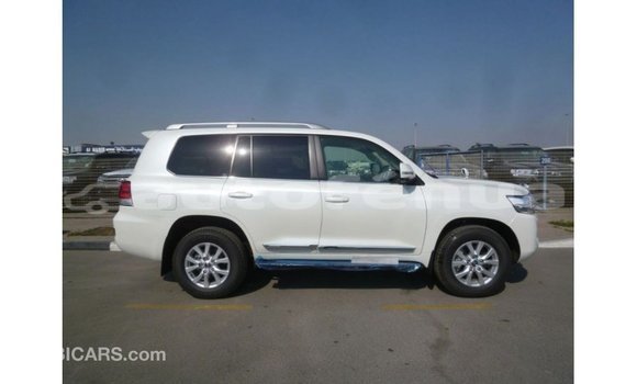 Buy Import Toyota Land Cruiser White Car in Import - Dubai in Marquesas Buy Import Toyota Land Cruiser White Car in Import - Dubai in Marquesas