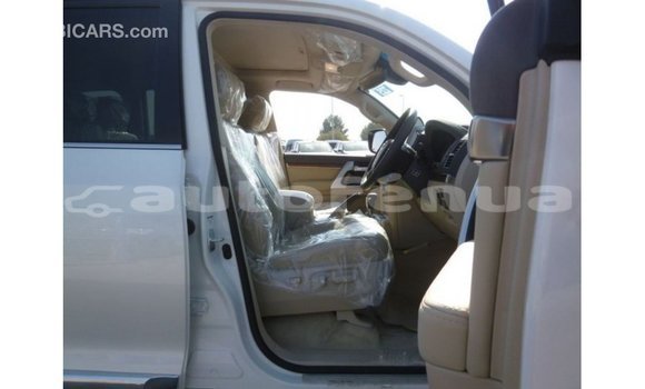 Buy Import Toyota Land Cruiser White Car in Import - Dubai in Marquesas Buy Import Toyota Land Cruiser White Car in Import - Dubai in Marquesas