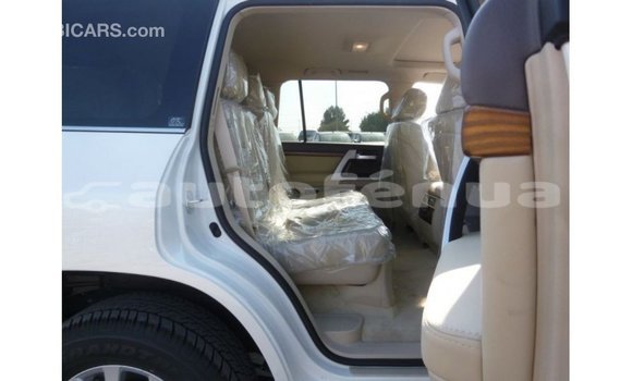 Buy Import Toyota Land Cruiser White Car in Import - Dubai in Marquesas Buy Import Toyota Land Cruiser White Car in Import - Dubai in Marquesas