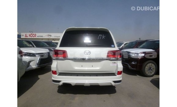 Acheter Import Voiture Toyota Land Cruiser Blanc à Import - Dubai, Marquesas Acheter Import Voiture Toyota Land Cruiser Blanc à Import - Dubai, Marquesas