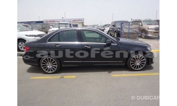 Buy Import Mercedes-Benz 190 Black Car in Import - Dubai in Marquesas Buy Import Mercedes-Benz 190 Black Car in Import - Dubai in Marquesas