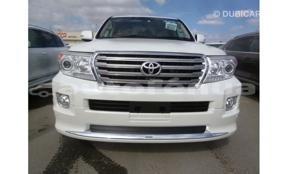 Acheter Import Voiture Toyota Land Cruiser Blanc à Import - Dubai, Marquesas Acheter Import Voiture Toyota Land Cruiser Blanc à Import - Dubai, Marquesas