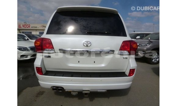 Acheter Import Voiture Toyota Land Cruiser Blanc à Import - Dubai, Marquesas Acheter Import Voiture Toyota Land Cruiser Blanc à Import - Dubai, Marquesas