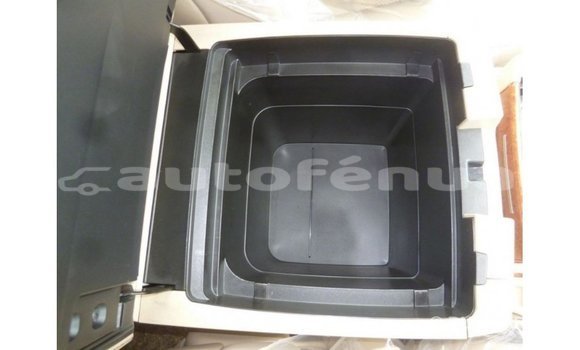 Acheter Import Voiture Toyota Land Cruiser Blanc à Import - Dubai, Marquesas Acheter Import Voiture Toyota Land Cruiser Blanc à Import - Dubai, Marquesas