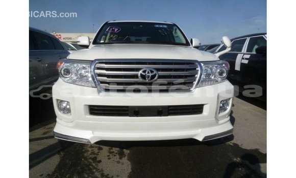 Acheter Import Voiture Toyota Land Cruiser Blanc à Import - Dubai, Marquesas Acheter Import Voiture Toyota Land Cruiser Blanc à Import - Dubai, Marquesas