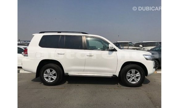 Buy Import Toyota Land Cruiser White Car in Import - Dubai in Marquesas Buy Import Toyota Land Cruiser White Car in Import - Dubai in Marquesas