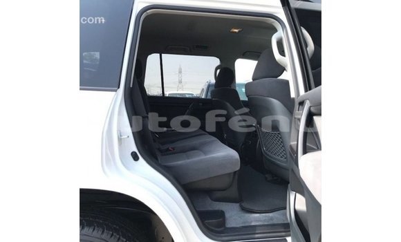 Buy Import Toyota Land Cruiser White Car in Import - Dubai in Marquesas Buy Import Toyota Land Cruiser White Car in Import - Dubai in Marquesas