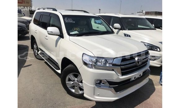 Buy Import Toyota Land Cruiser White Car in Import - Dubai in Marquesas Buy Import Toyota Land Cruiser White Car in Import - Dubai in Marquesas